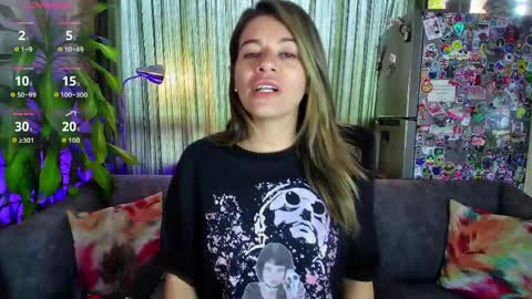 Snapshot of oriana_thomson2 chatting on May 11, 2026, 4:04 pm Oriana online show from May 11, 2026, 4:04 pm