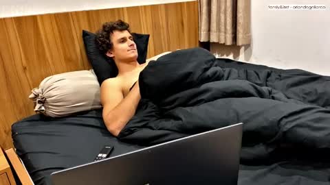 Fansly and Instagram -  online show from April 16, 2026, 9:39 pm