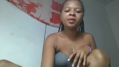 ornellahhh online show from October 19, 2025, 12:33 am