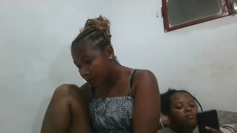 ornellahhh online show from November 19, 2025, 7:03 pm