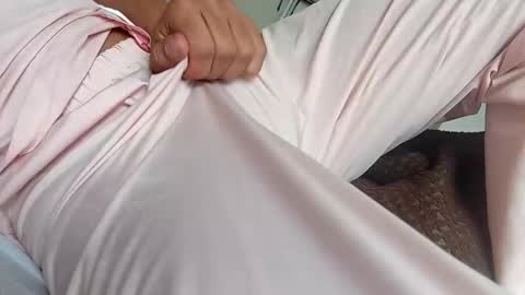 Snapshot of osarito3x chatting on February 3, 2026, 12:32 pm osarito3x online show from February 3, 2026, 12:32 pm