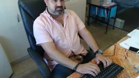 Snapshot of oscar_msng chatting on October 1, 2025, 4:57 pm Oscar online show from October 1, 2025, 4:57 pm