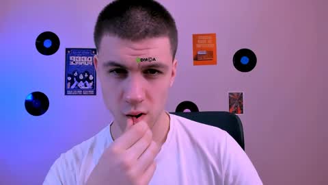 oscar_rage online show from May 19, 2026, 8:42 am