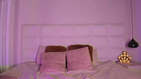 Osirismansour online show from March 4, 2025, 3:59 pm