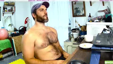 Osito Blanco online show from February 5, 2026, 10:58 pm