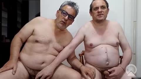 Osoandcub online show from November 11, 2025, 9:37 pm