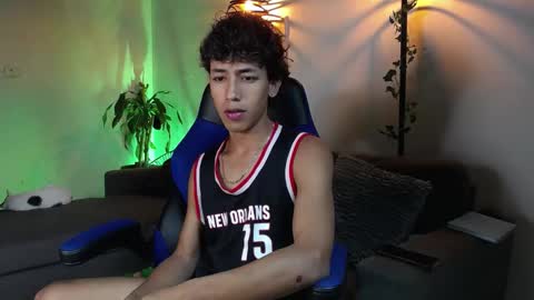 ostin 18hot online show from December 12, 2024, 2:26 am