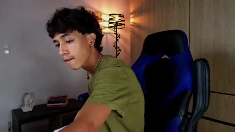 ostin 18hot online show from February 9, 2025, 1:22 am