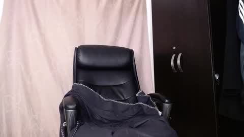 Snapshot of otto_stud chatting on April 30, 2026, 4:19 am otto_stud online show from April 30, 2026, 4:19 am