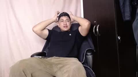 Snapshot of otto_stud chatting on June 1, 2026, 4:03 am otto_stud online show from June 1, 2026, 4:03 am