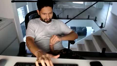 outdoornakedguy11_007 online show from May 26, 2026, 6:42 am