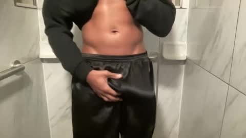 Snapshot of outofhisleague_ chatting on September 22, 2025, 4:25 am outofhisleague_ online show from September 22, 2025, 4:25 am