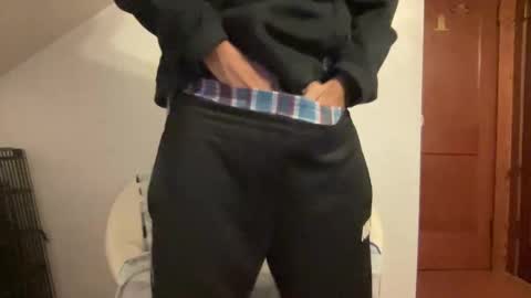 Snapshot of outofhisleague_ chatting on November 10, 2025, 7:13 pm outofhisleague_ online show from November 10, 2025, 7:13 pm