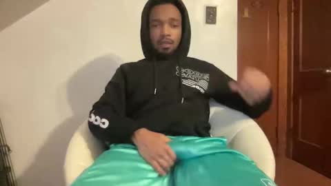 Snapshot of outofhisleague_ chatting on November 21, 2025, 7:23 pm outofhisleague_ online show from November 21, 2025, 7:23 pm