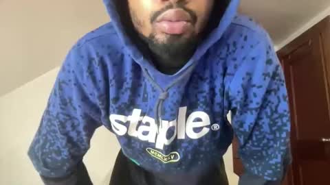 Snapshot of outofhisleague_ chatting on December 1, 2025, 5:40 pm outofhisleague_ online show from December 1, 2025, 5:40 pm