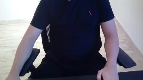 outroemail1807 online show from April 7, 2026, 9:04 pm