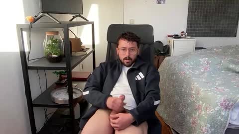 Snapshot of ovidius96 chatting on November 17, 2025, 2:23 pm ovidius96 online show from November 17, 2025, 2:23 pm