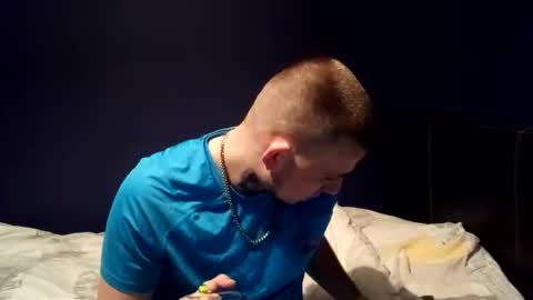 Owen kayz online show from November 9, 2025, 10:19 pm