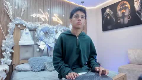 Snapshot of owen__johnson chatting on December 22, 2025, 12:35 pm Owen Johnson online show from December 22, 2025, 12:35 pm