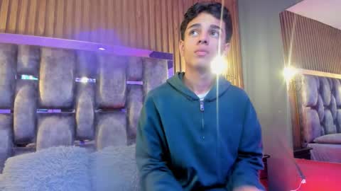 Snapshot of owen__johnson chatting on February 4, 2026, 12:11 pm Owen Johnson online show from February 4, 2026, 12:11 pm