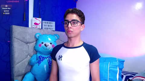 Owen  Independent model  online show from January 28, 2025, 6:16 am