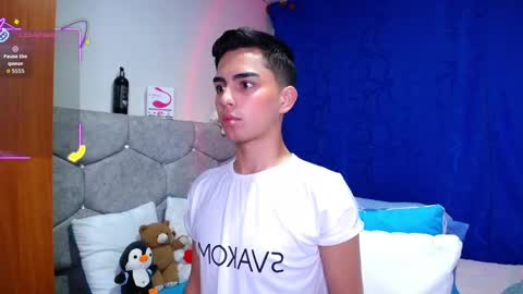 Owen  Independent model  online show from September 14, 2025, 2:22 am