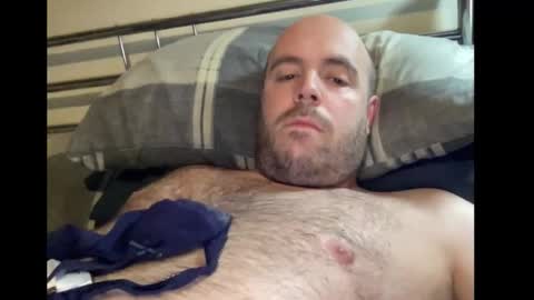 Owen2022 online show from November 29, 2025, 6:49 am