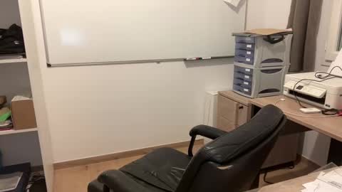 hotcouple online show from January 28, 2025, 3:04 pm