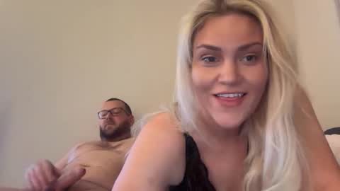 oxajxo online show from March 4, 2026, 7:20 pm