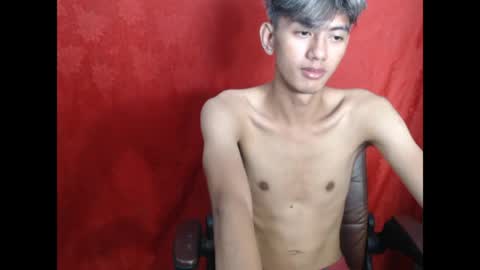 Snapshot of p1noytwink_xel chatting on May 13, 2026, 5:32 pm p1noytwink_xel online show from May 13, 2026, 5:32 pm
