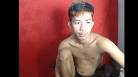 Snapshot of p1noytwink_xel chatting on May 29, 2026, 11:52 am p1noytwink_xel online show from May 29, 2026, 11:52 am