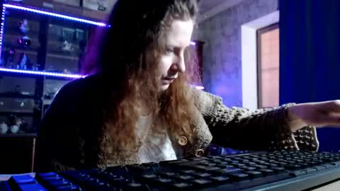 Ella online show from April 16, 2026, 6:47 am