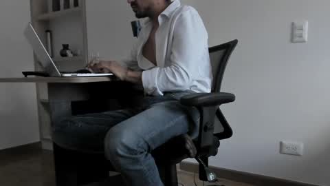 Snapshot of pablo_rincon95 chatting on December 4, 2024, 5:55 pm pablo rincon95 online show from December 4, 2024, 5:55 pm