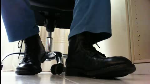 Snapshot of pablomenesssl chatting on March 9, 2025, 8:40 am Pablo Meness online show from March 9, 2025, 8:40 am