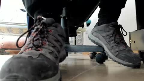 Snapshot of pablomenesssl chatting on February 19, 2026, 7:04 am Pablo Meness online show from February 19, 2026, 7:04 am