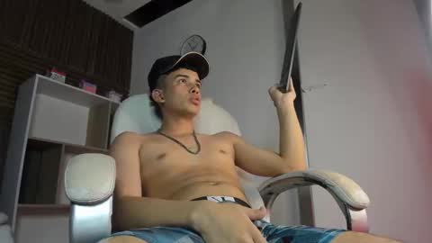 Snapshot of painlee chatting on September 17, 2025, 8:32 pm Painlee online show from September 17, 2025, 8:32 pm