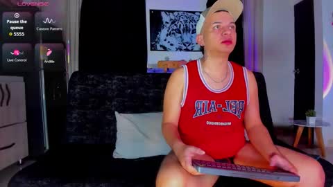 Snapshot of paisas_horny chatting on March 1, 2026, 6:59 am LIAN AND JACK online show from March 1, 2026, 6:59 am