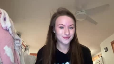 paisleysnowxo online show from March 5, 2025, 12:59 am