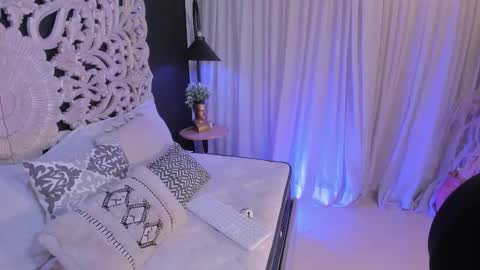 pamela online show from October 19, 2025, 4:24 am