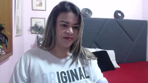 pamela_echeverria online show from November 3, 2025, 12:06 pm