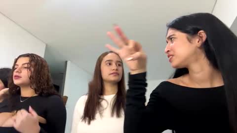 pamela_milleer online show from January 3, 2025, 2:32 am