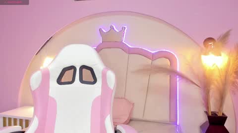 Princess Pamela  online show from May 8, 2026, 10:42 am