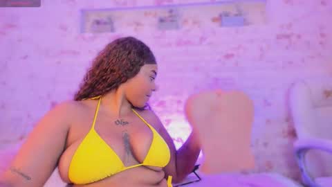 Snapshot of pamela_west chatting on December 3, 2025, 7:12 pm Pamela West online show from December 3, 2025, 7:12 pm