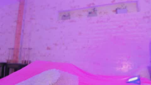 Snapshot of pamela_west chatting on December 16, 2025, 7:19 pm Pamela West online show from December 16, 2025, 7:19 pm