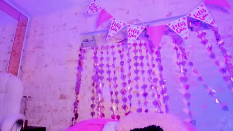 Snapshot of pamela_west chatting on February 11, 2026, 2:00 pm Pamela West online show from February 11, 2026, 2:00 pm