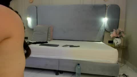 pamelabonnet_mml online show from April 4, 2026, 7:55 pm