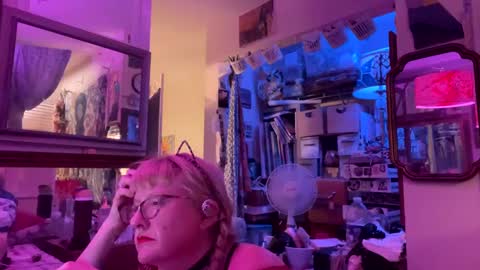 pamelacameltoe online show from October 6, 2025, 9:07 am