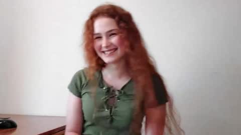 Mia online show from October 19, 2025, 10:16 am