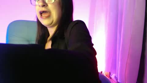 Snapshot of pandoragirlxxx chatting on February 27, 2025, 2:21 am Carolinesworldx online show from February 27, 2025, 2:21 am