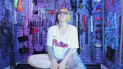 PandoraNez online show from November 14, 2025, 6:06 pm